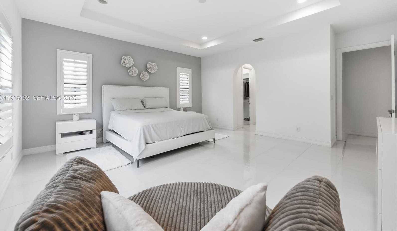 Small Image of 9220 EAST MERIDIAN DR, Parkland Number 23