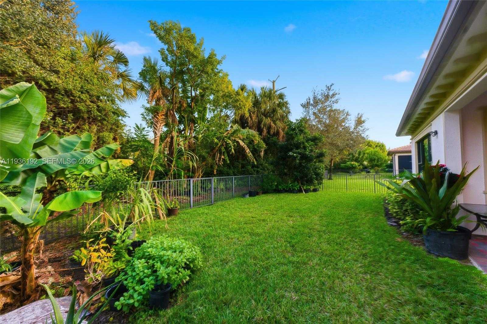 Small Image of 9220 EAST MERIDIAN DR, Parkland Number 43