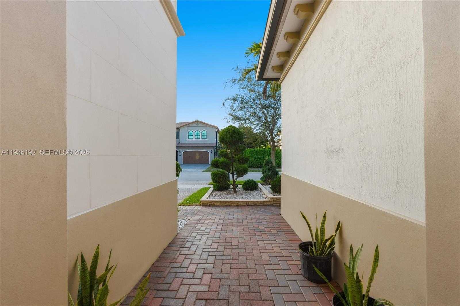 Small Image of 9220 EAST MERIDIAN DR, Parkland Number 46