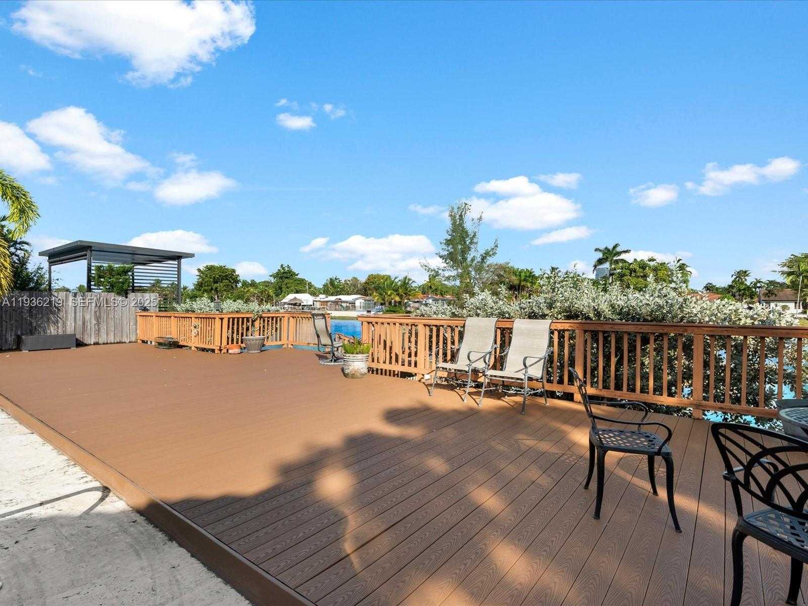 Small Image of 21151 NORTH EAST 22ND CT, Miami Number 17