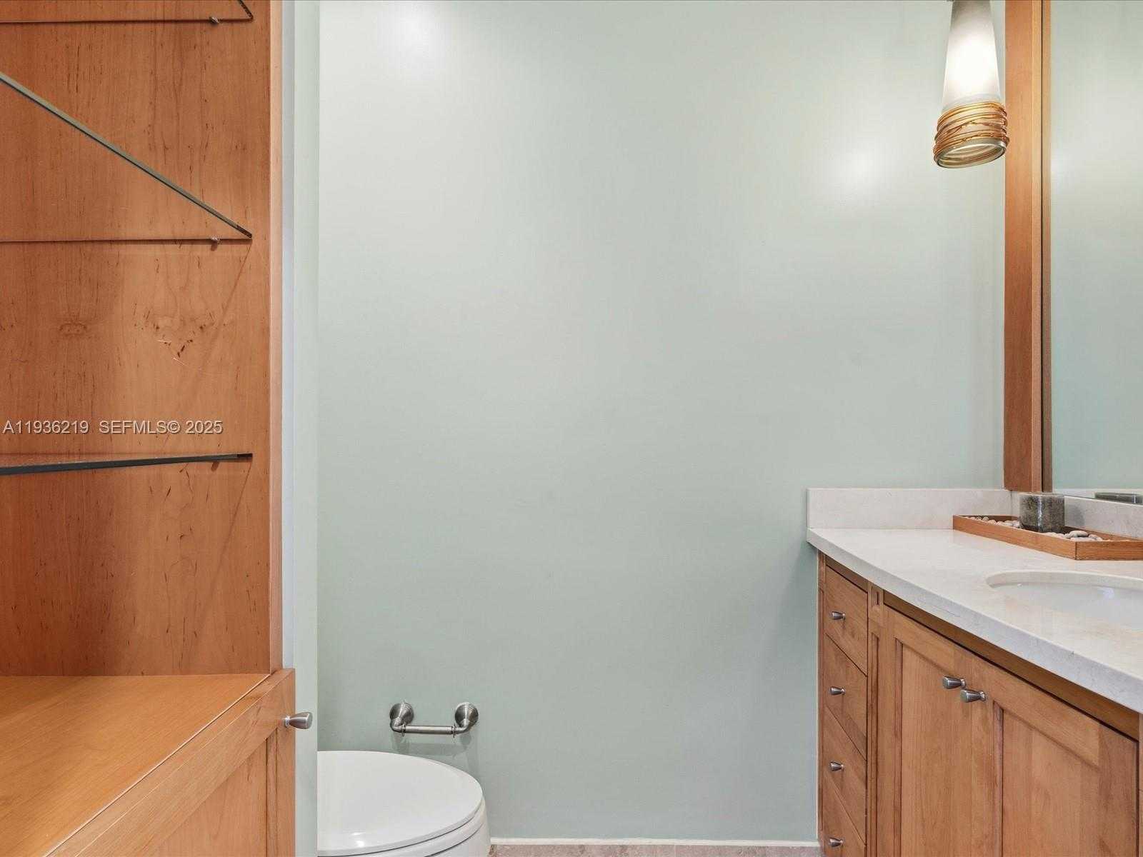 Small Image of 21151 NORTH EAST 22ND CT, Miami Number 27