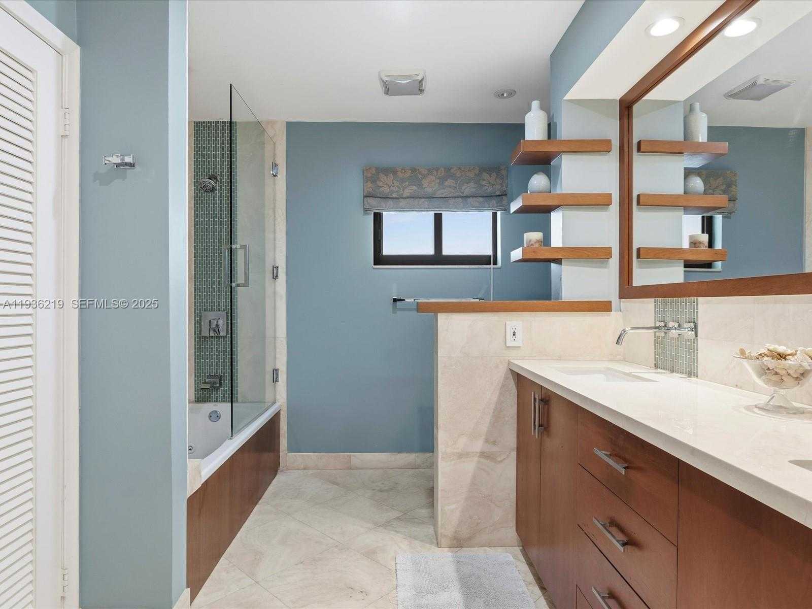 Small Image of 21151 NORTH EAST 22ND CT, Miami Number 29