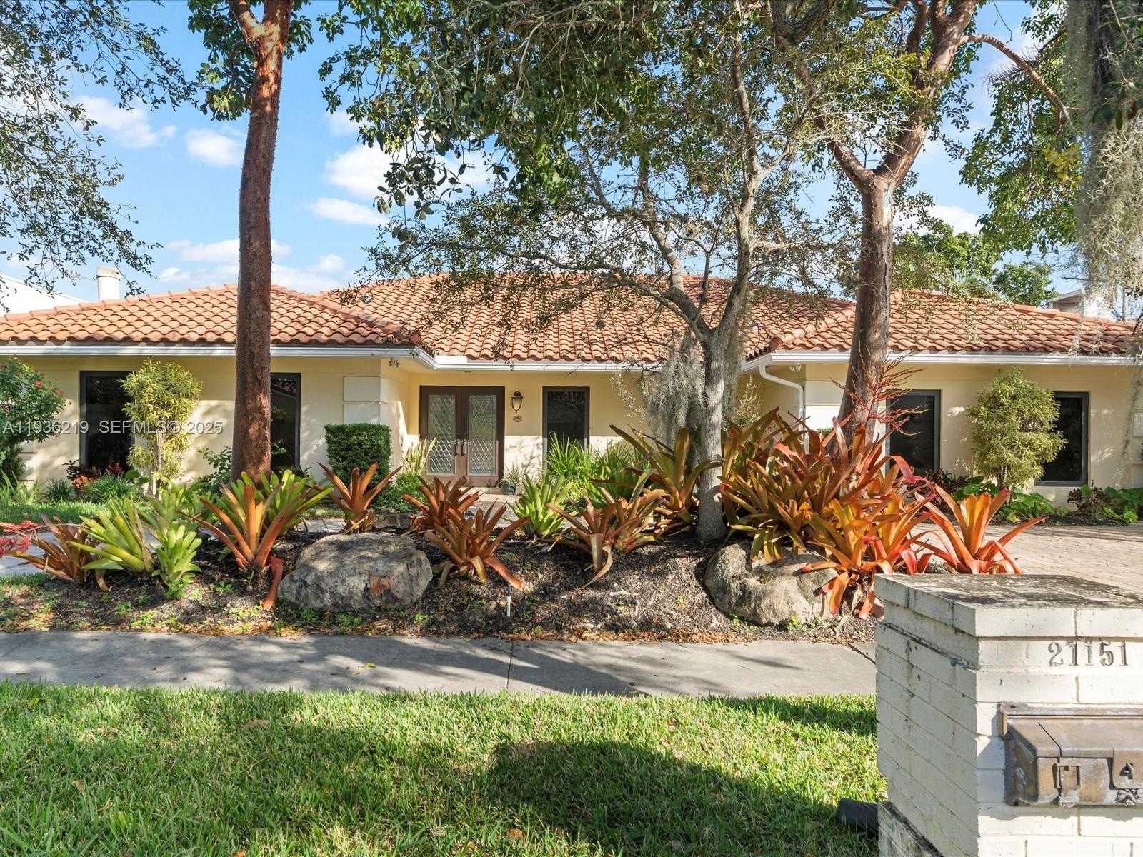 Small Image of 21151 NORTH EAST 22ND CT, Miami Number 3