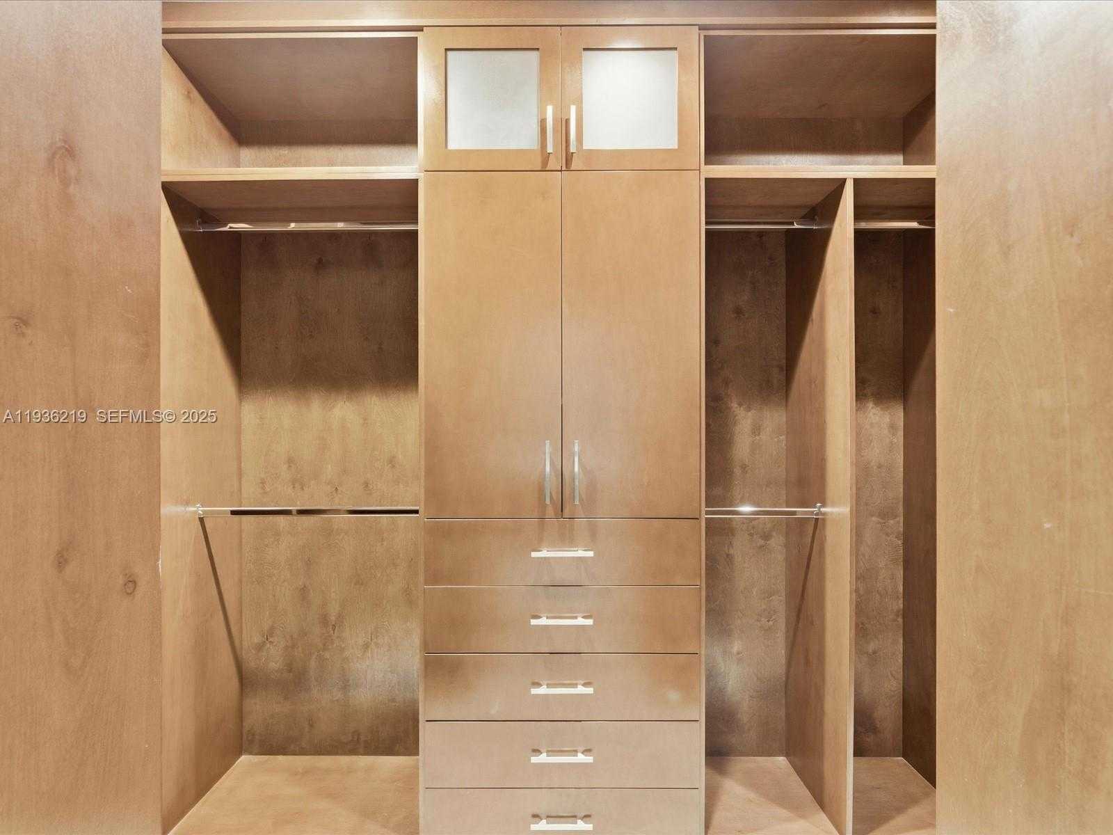 Small Image of 21151 NORTH EAST 22ND CT, Miami Number 30