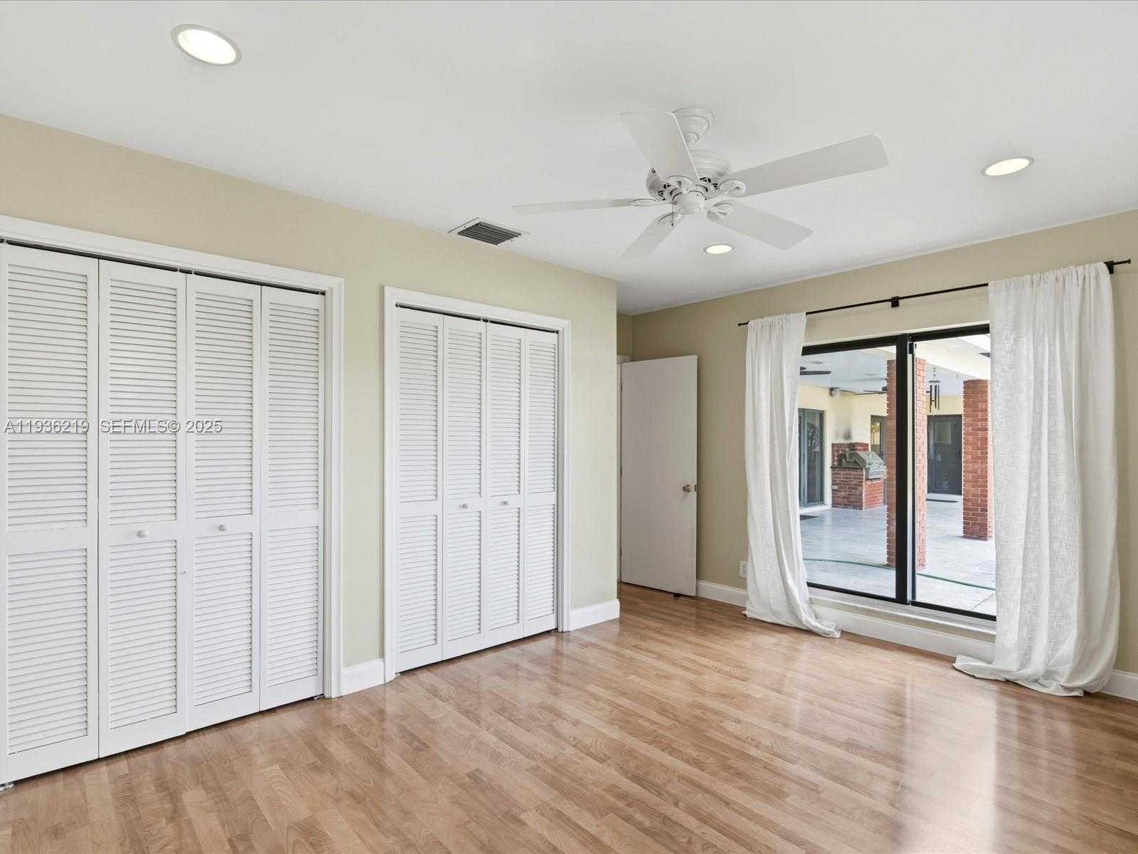 Small Image of 21151 NORTH EAST 22ND CT, Miami Number 47