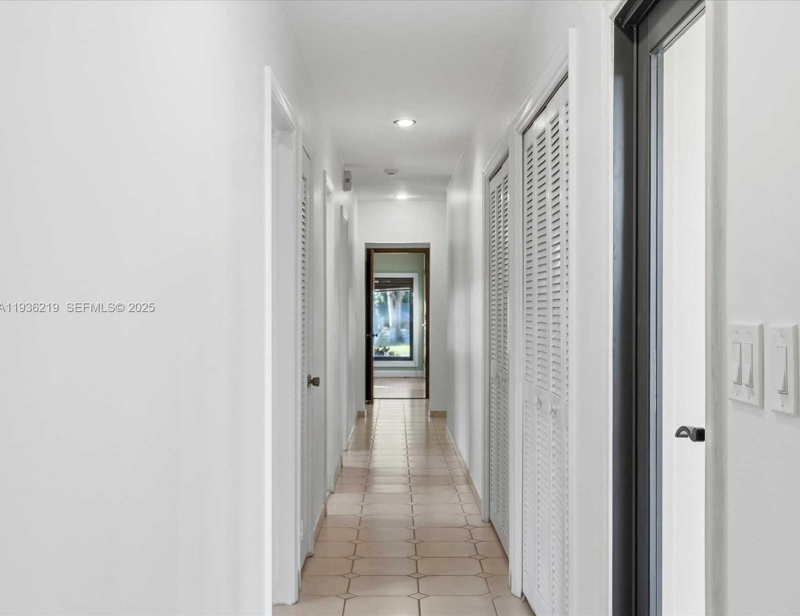 Small Image of 21151 NORTH EAST 22ND CT, Miami Number 49