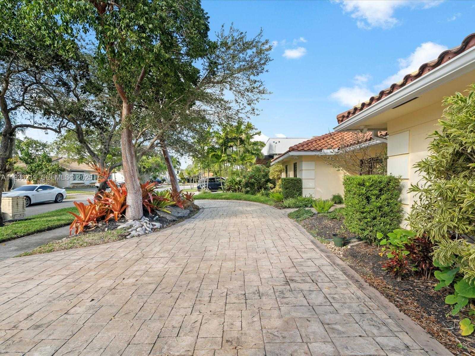 Small Image of 21151 NORTH EAST 22ND CT, Miami Number 5