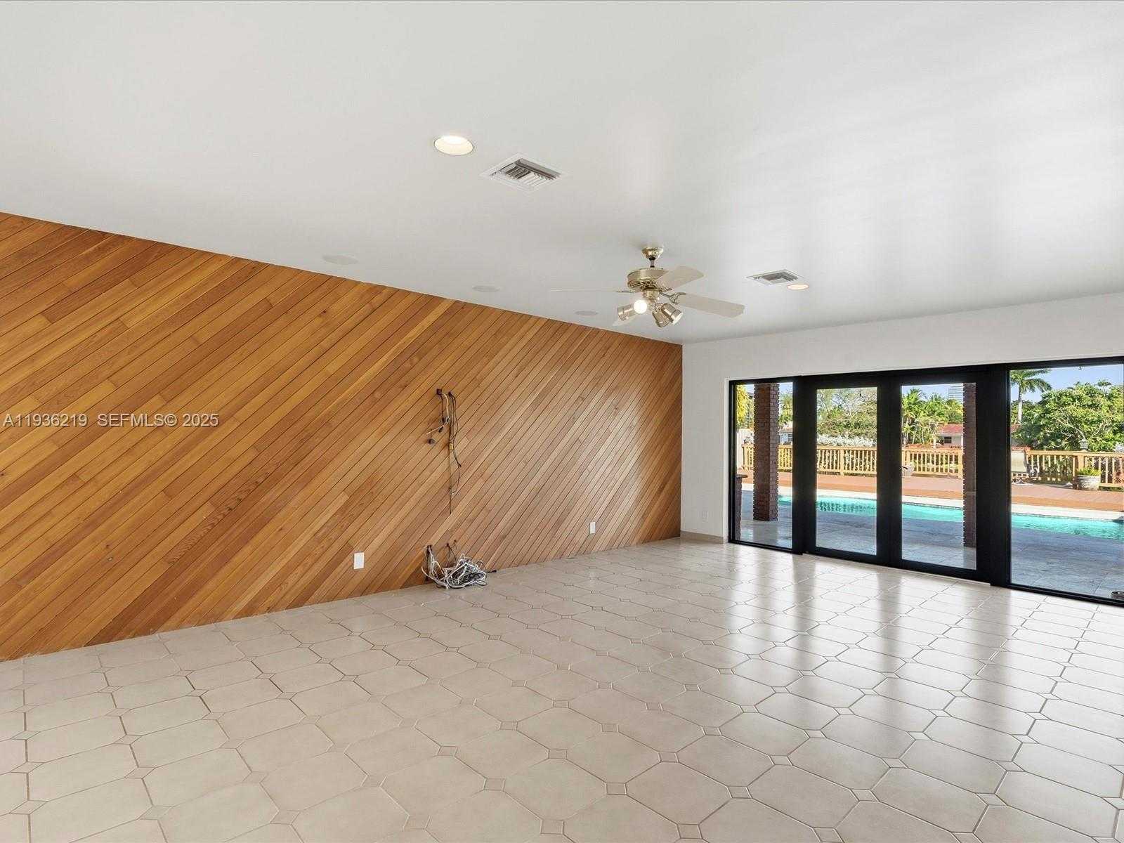 Small Image of 21151 NORTH EAST 22ND CT, Miami Number 51