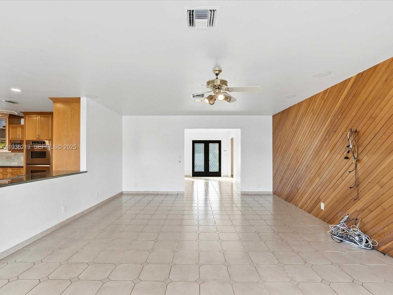 Small Image of 21151 NORTH EAST 22ND CT, Miami Number 53