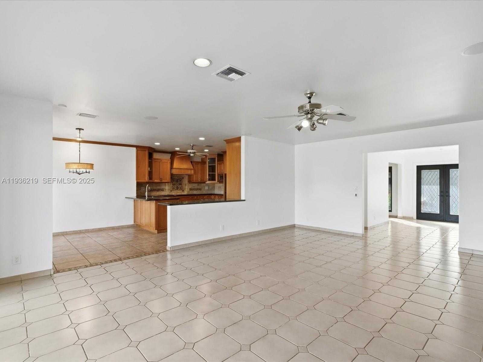 Small Image of 21151 NORTH EAST 22ND CT, Miami Number 54