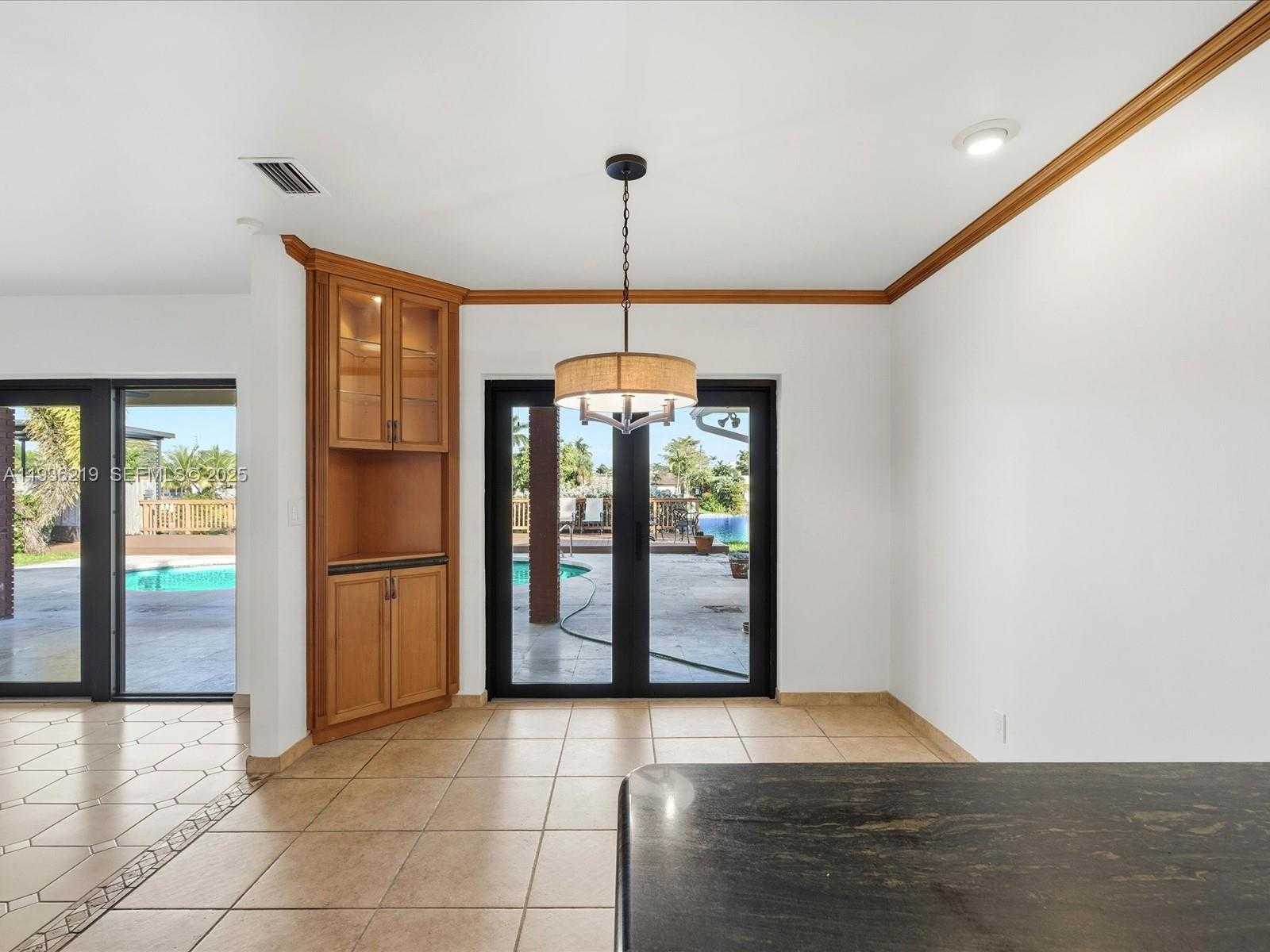 Small Image of 21151 NORTH EAST 22ND CT, Miami Number 59