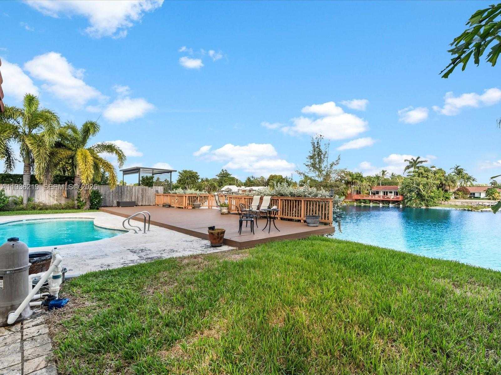 Small Image of 21151 NORTH EAST 22ND CT, Miami Number 6