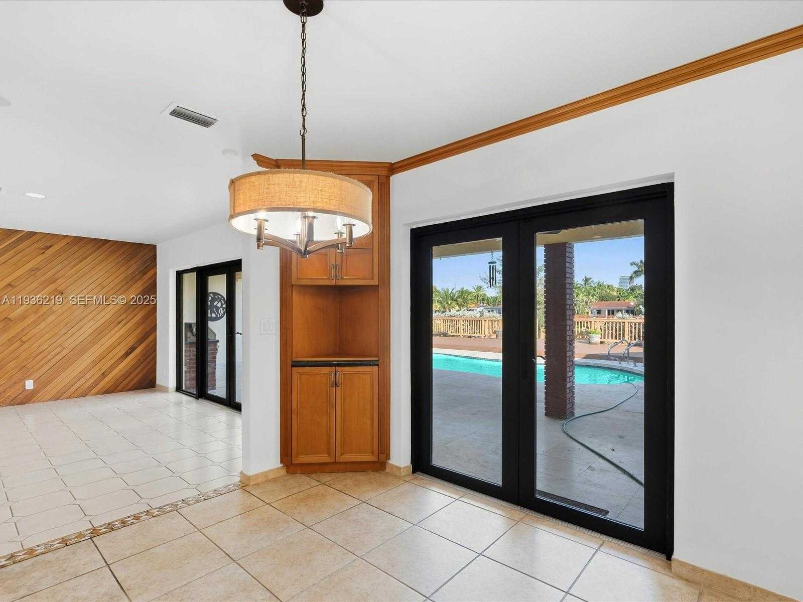 Small Image of 21151 NORTH EAST 22ND CT, Miami Number 61