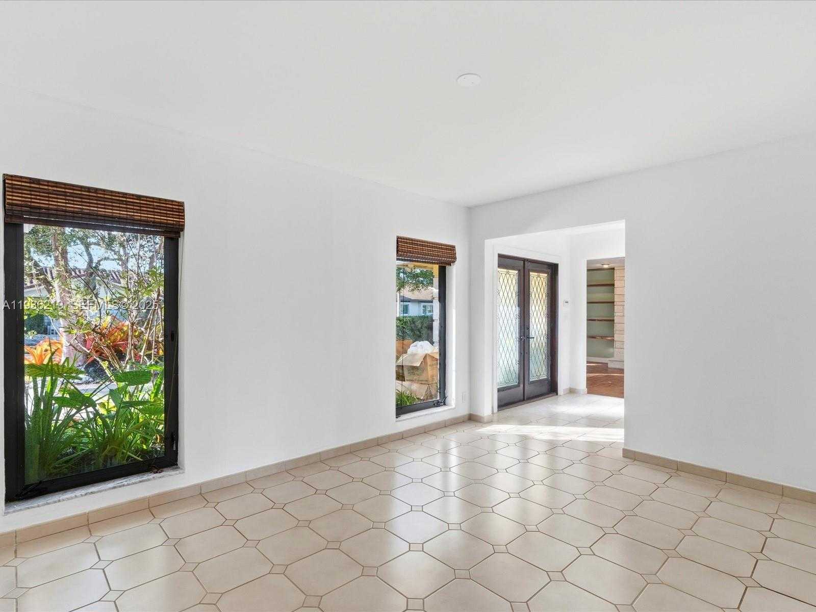 Small Image of 21151 NORTH EAST 22ND CT, Miami Number 65