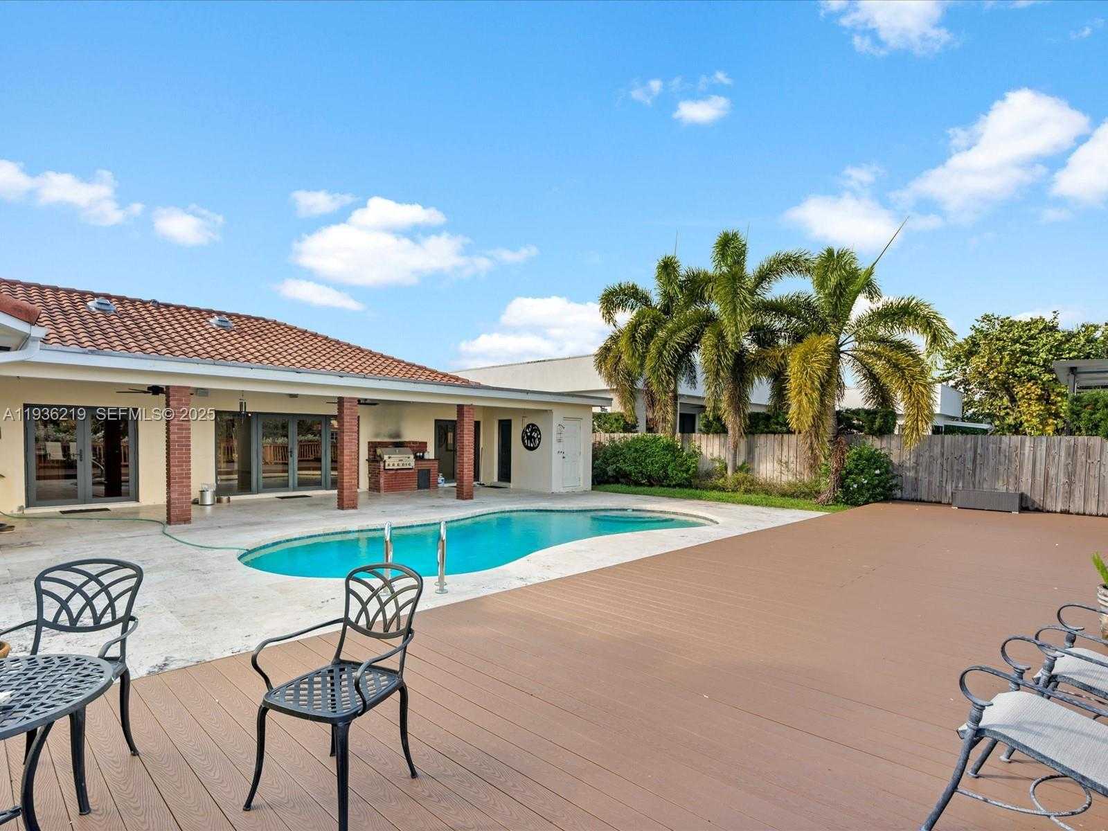 Small Image of 21151 NORTH EAST 22ND CT, Miami Number 8