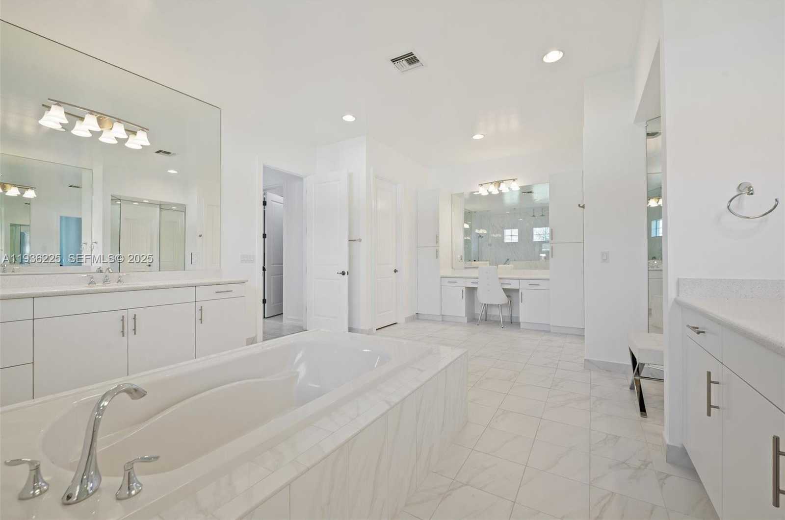 Small Image of 5292 SOUTH STERLING RANCH CIR, Davie Number 17