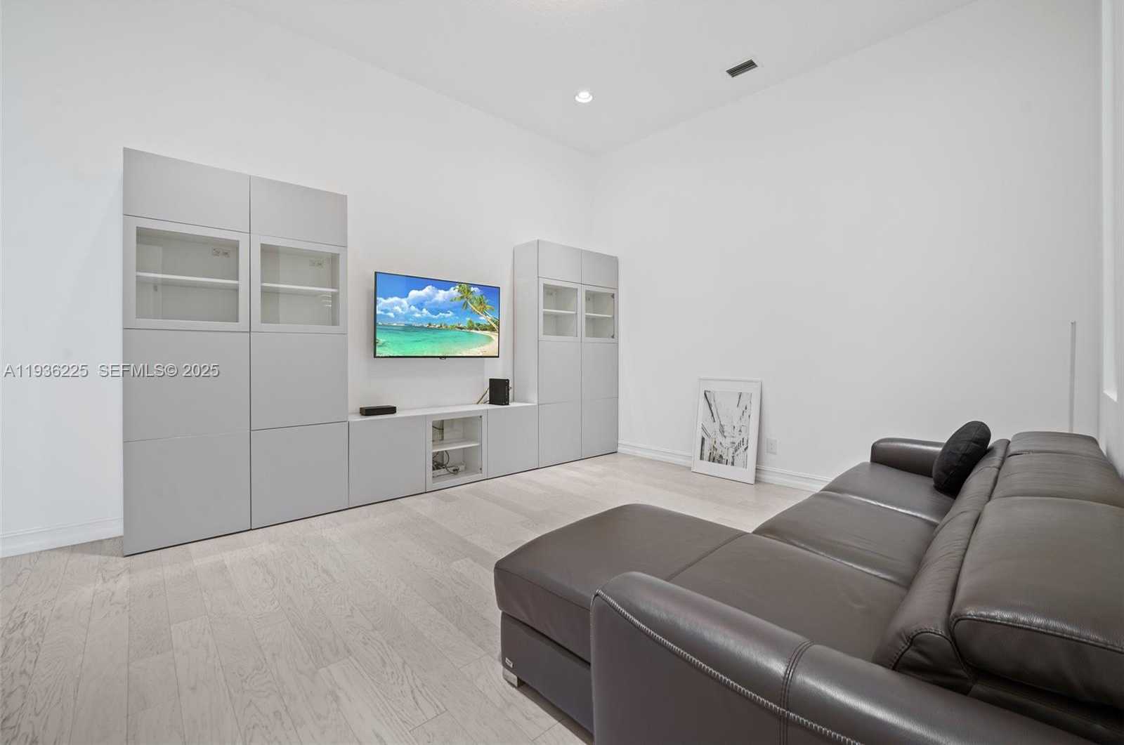 Small Image of 5292 SOUTH STERLING RANCH CIR, Davie Number 21