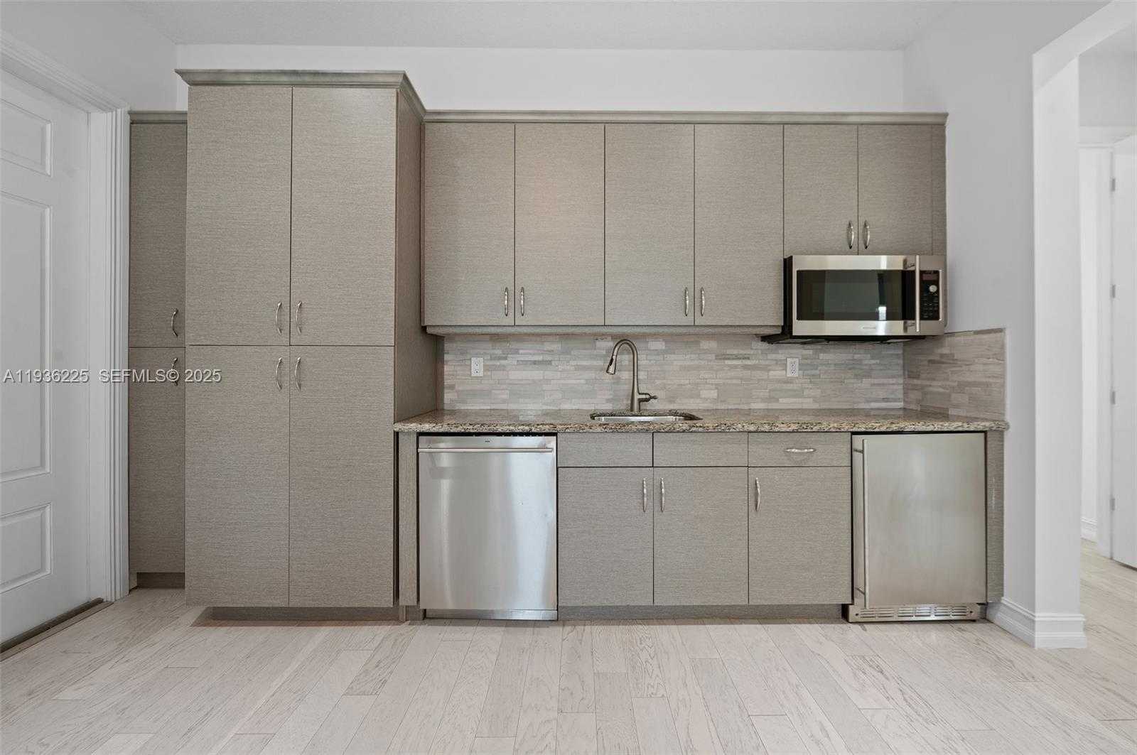 Small Image of 5292 SOUTH STERLING RANCH CIR, Davie Number 25