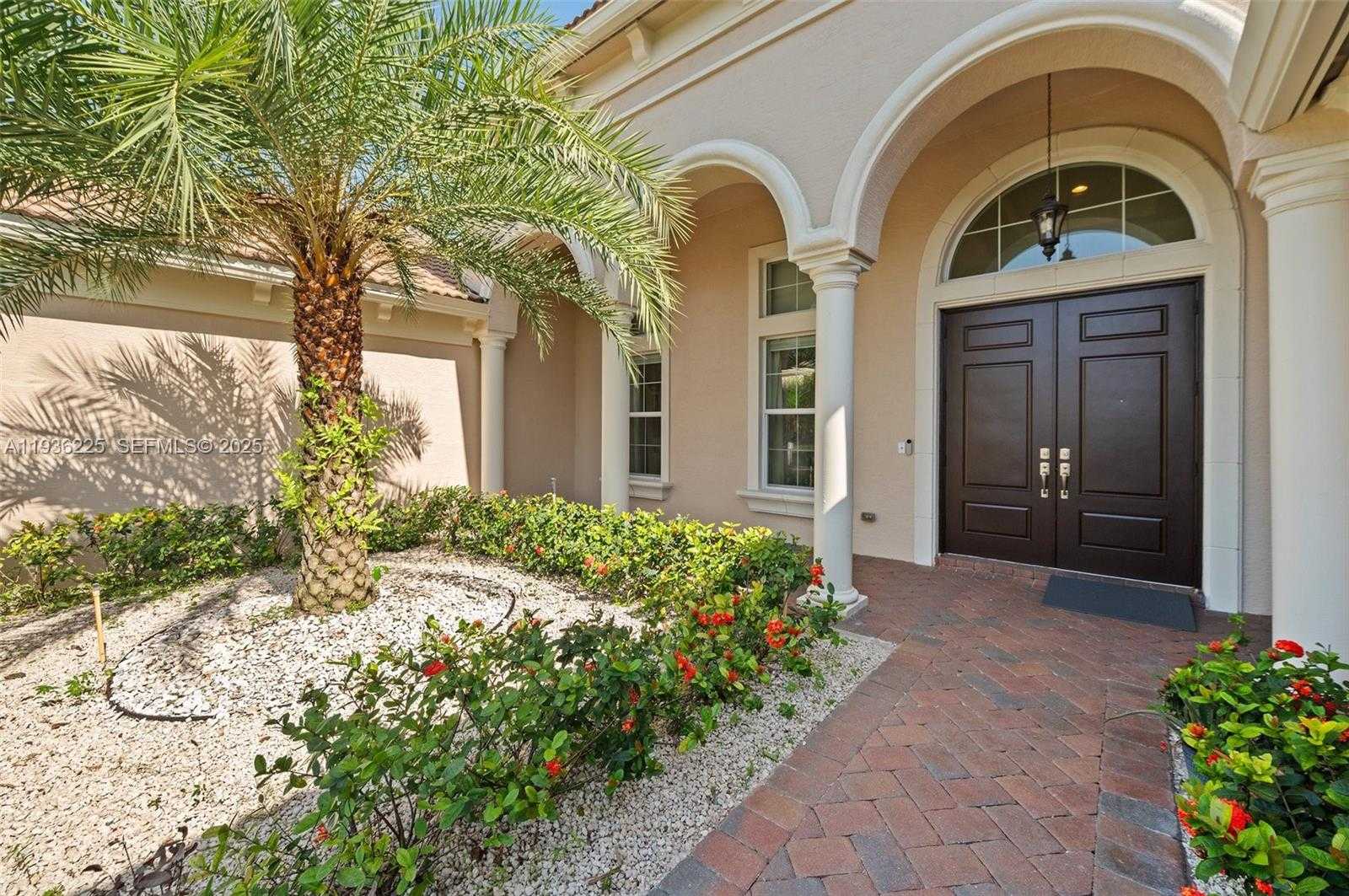 Small Image of 5292 SOUTH STERLING RANCH CIR, Davie Number 3