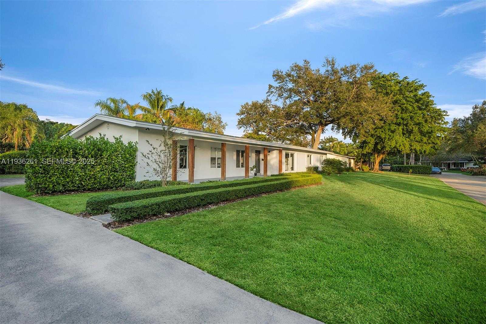 Small Image of 5835 SOUTH WEST 100TH TER, Pinecrest Number 2