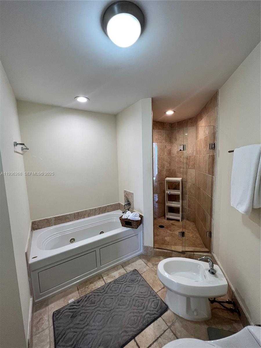 Small Image of 18201 COLLINS AVE #1801A, Sunny Isles Beach Number 26