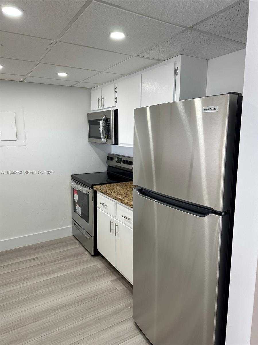 Small Image of 7601 EAST TREASURE DR #1406, North Bay Village Number 1