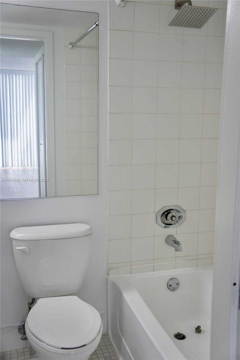 Small Image of 7601 EAST TREASURE DR #1406, North Bay Village Number 15