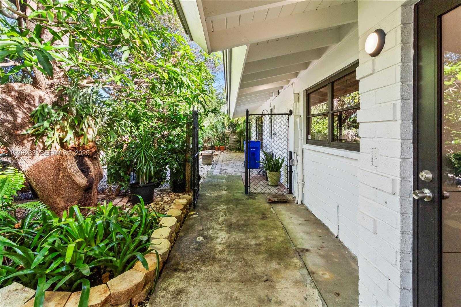 Small Image of 2132 MIDDLE RIVER DR, Fort Lauderdale Number 10