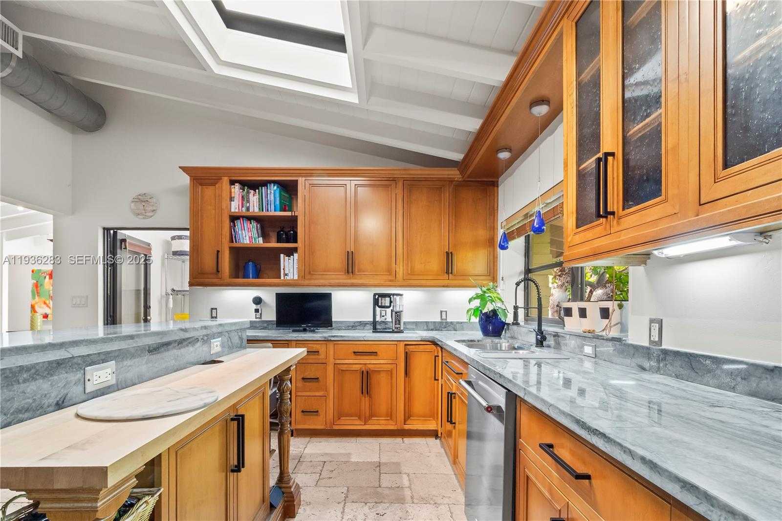 Small Image of 2132 MIDDLE RIVER DR, Fort Lauderdale Number 24