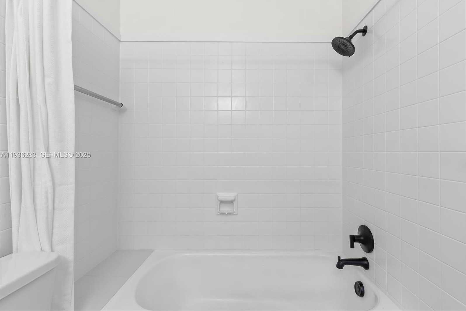 Small Image of 2132 MIDDLE RIVER DR, Fort Lauderdale Number 37