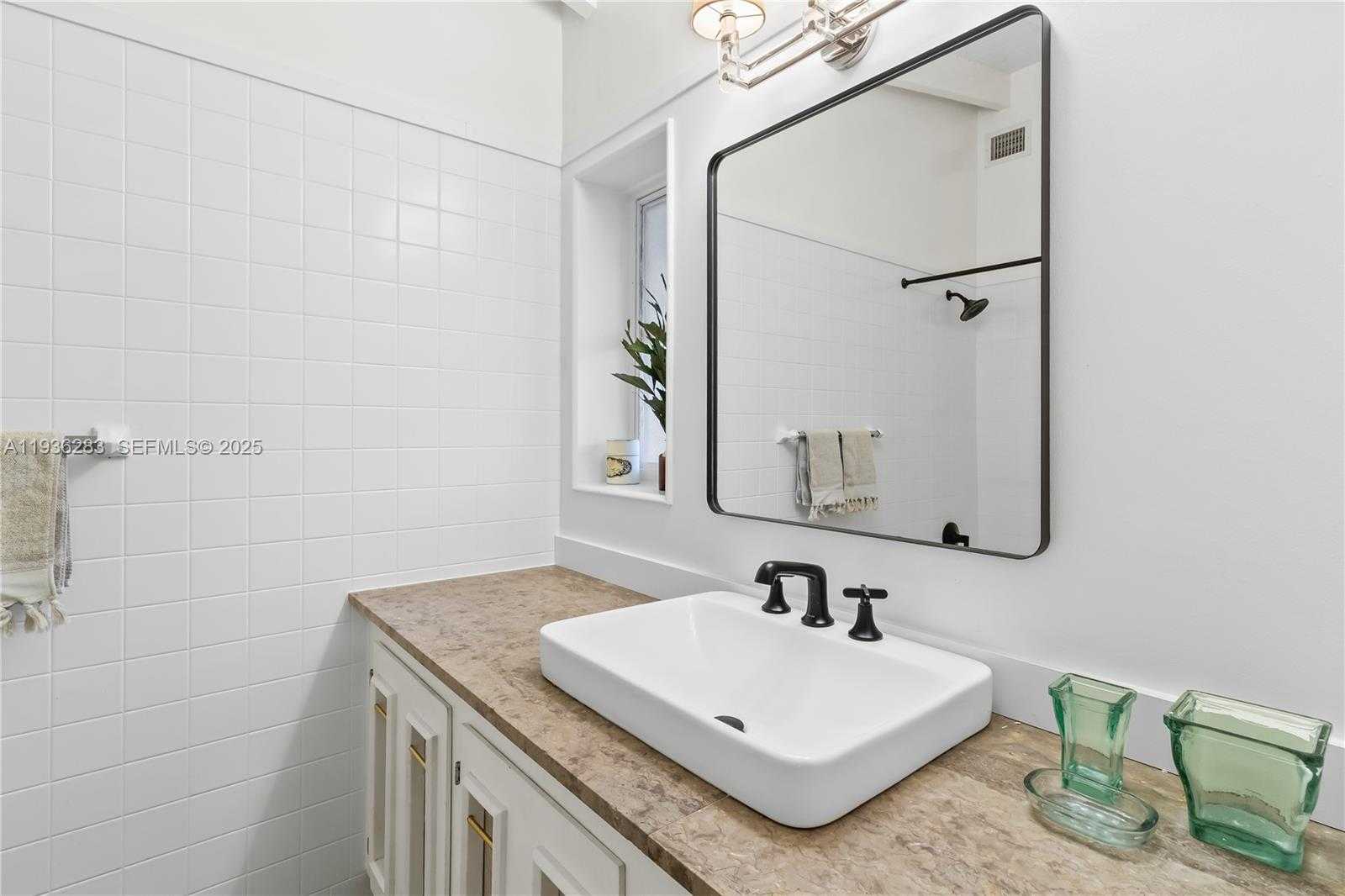 Small Image of 2132 MIDDLE RIVER DR, Fort Lauderdale Number 38