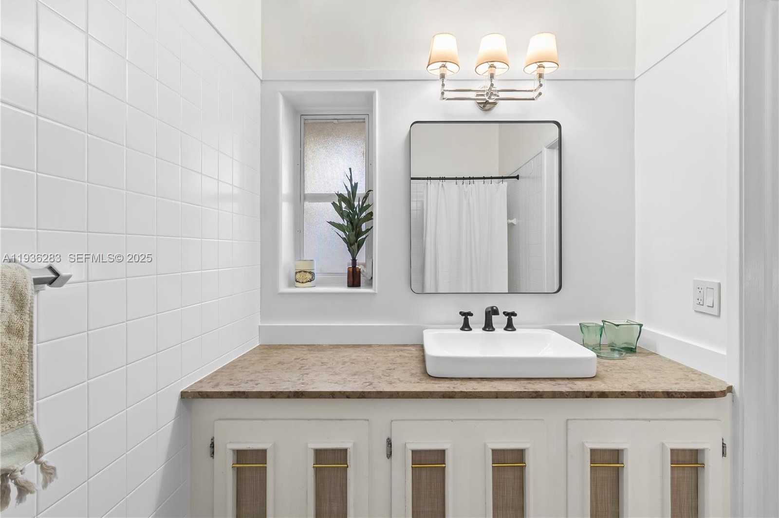 Small Image of 2132 MIDDLE RIVER DR, Fort Lauderdale Number 39