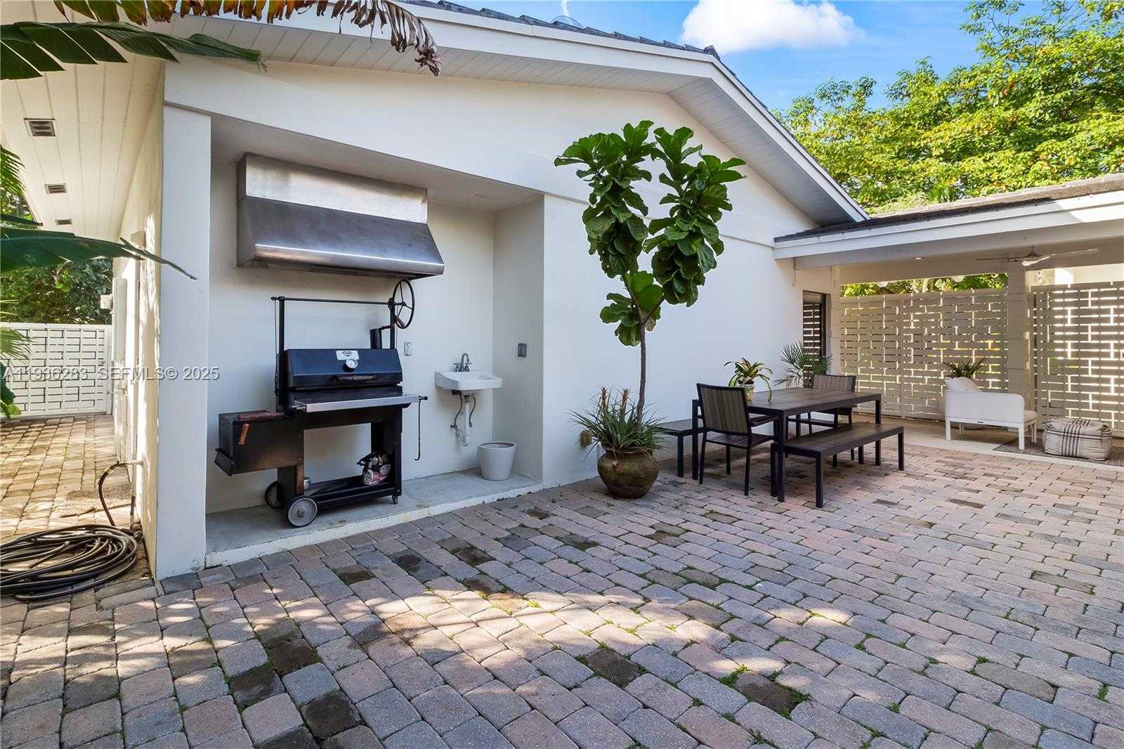 Small Image of 2132 MIDDLE RIVER DR, Fort Lauderdale Number 47