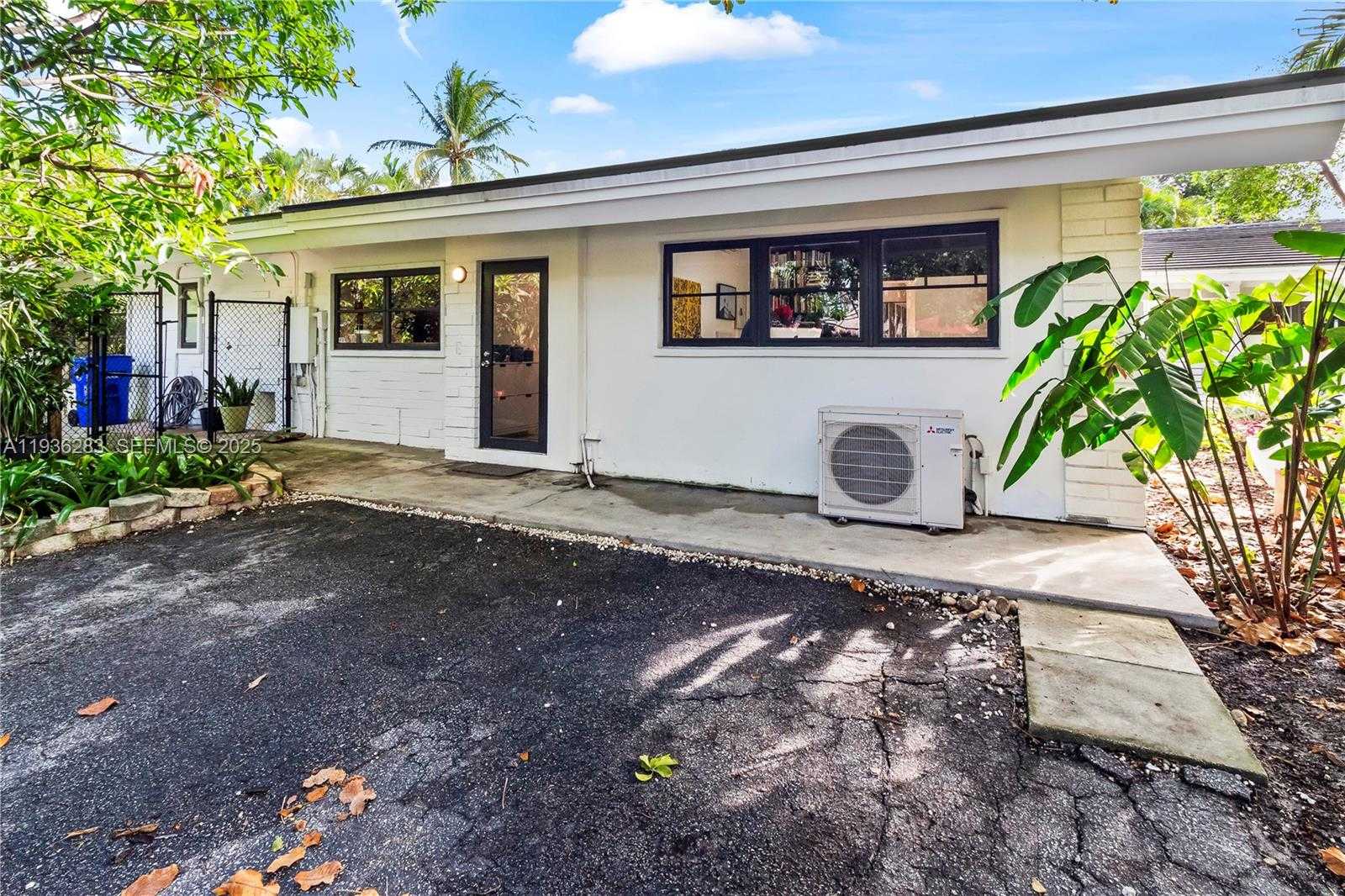 Small Image of 2132 MIDDLE RIVER DR, Fort Lauderdale Number 48