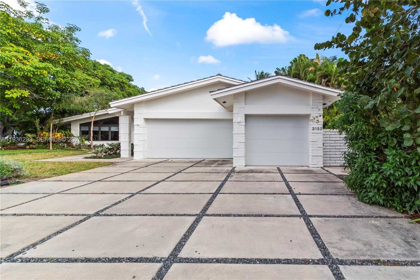 Small Image of 2132 MIDDLE RIVER DR, Fort Lauderdale Number 8