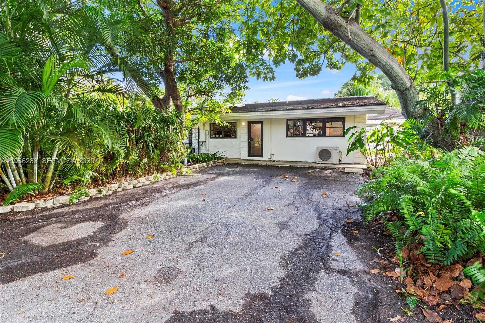 Small Image of 2132 MIDDLE RIVER DR, Fort Lauderdale Number 9