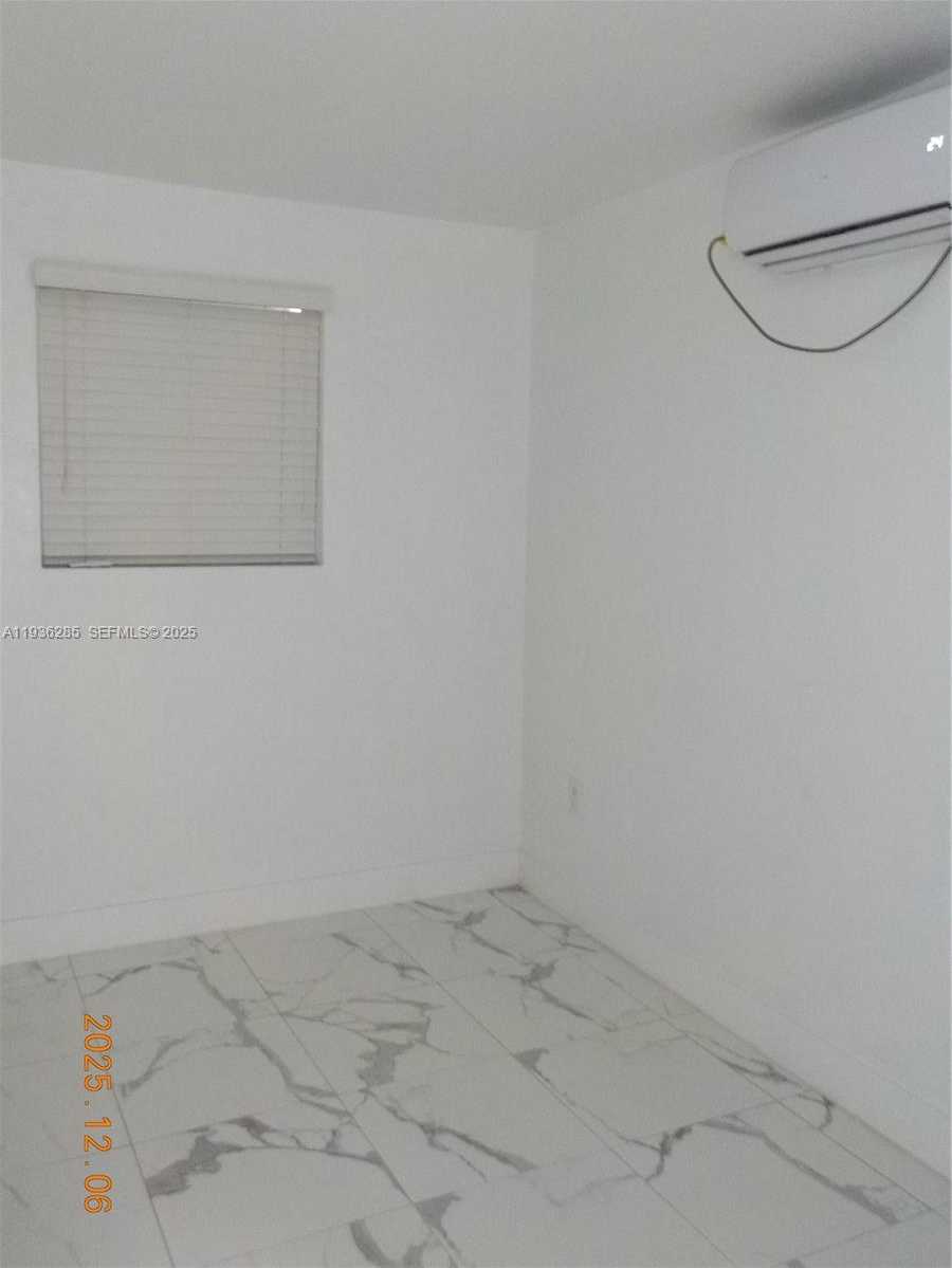 Small Image of 1211 WEST 34TH ST #Back, Hialeah Number 4