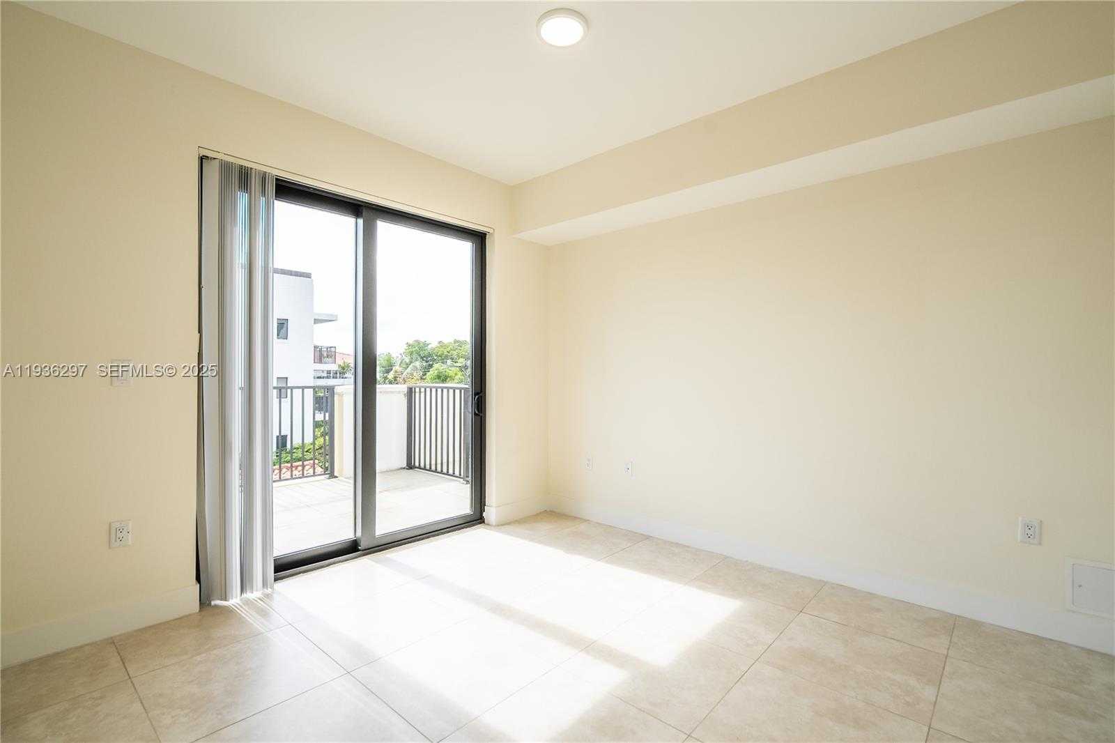 Small Image of 1091 GALIANO ST #306, Coral Gables Number 10