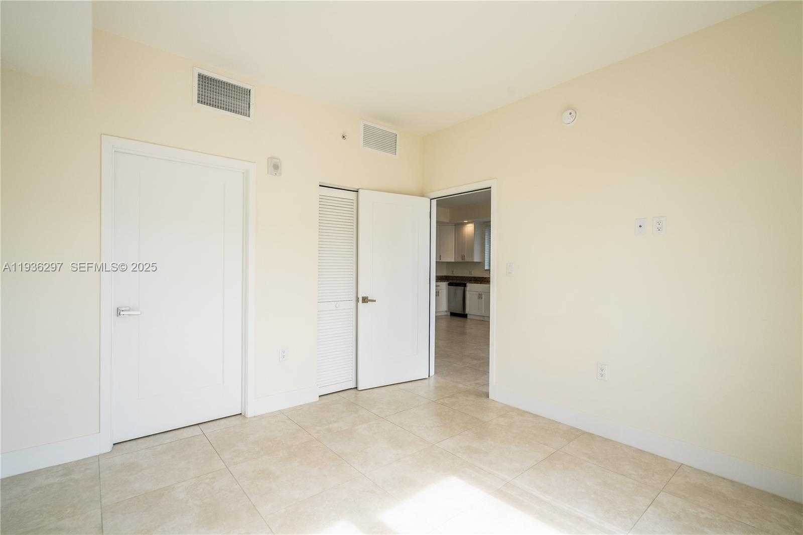 Small Image of 1091 GALIANO ST #306, Coral Gables Number 12