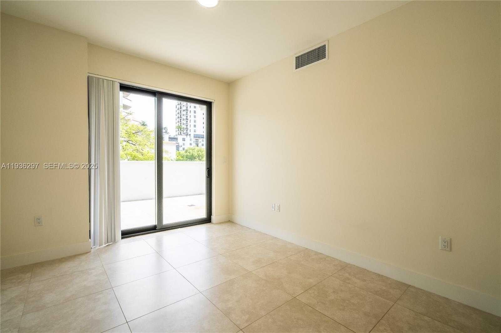Small Image of 1091 GALIANO ST #306, Coral Gables Number 16