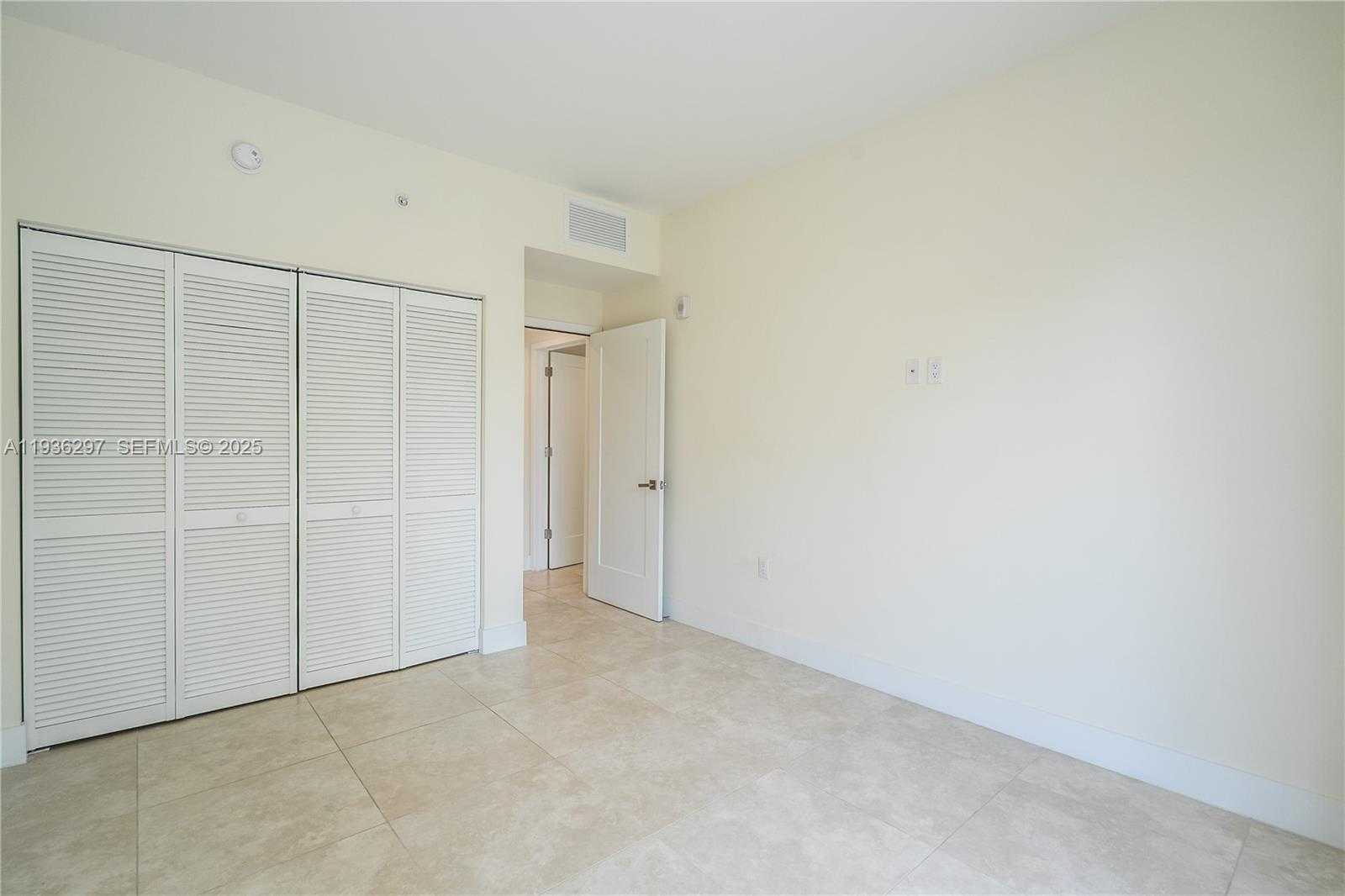 Small Image of 1091 GALIANO ST #306, Coral Gables Number 18