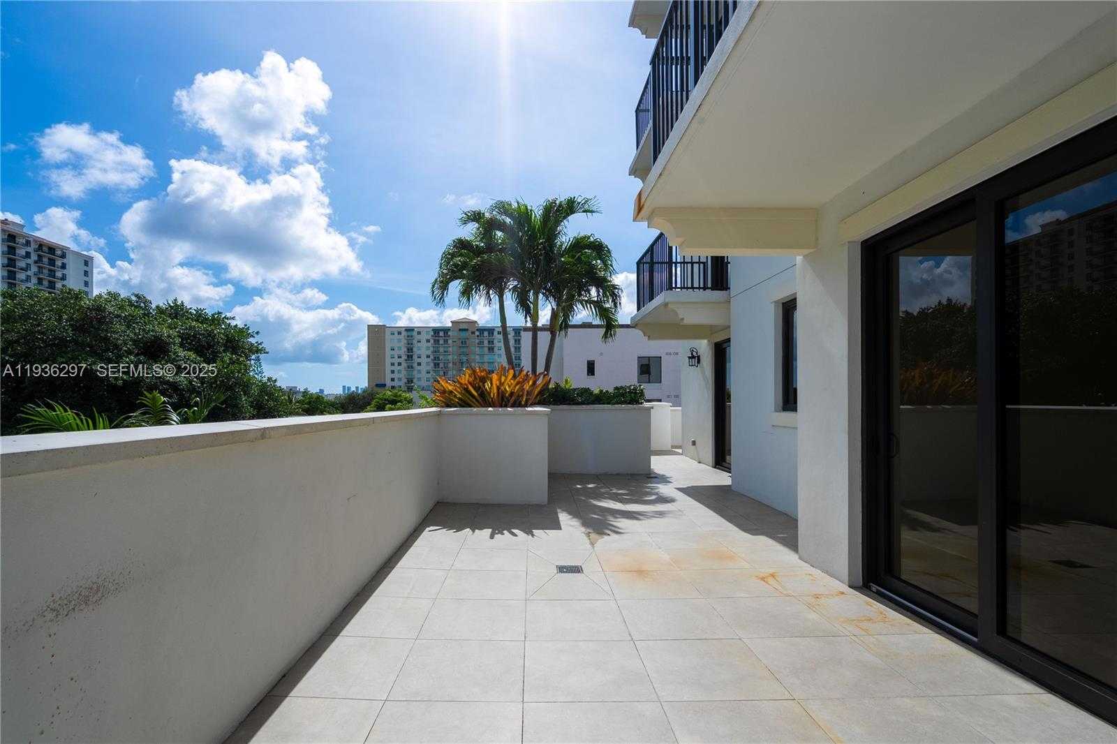 Small Image of 1091 GALIANO ST #306, Coral Gables Number 32