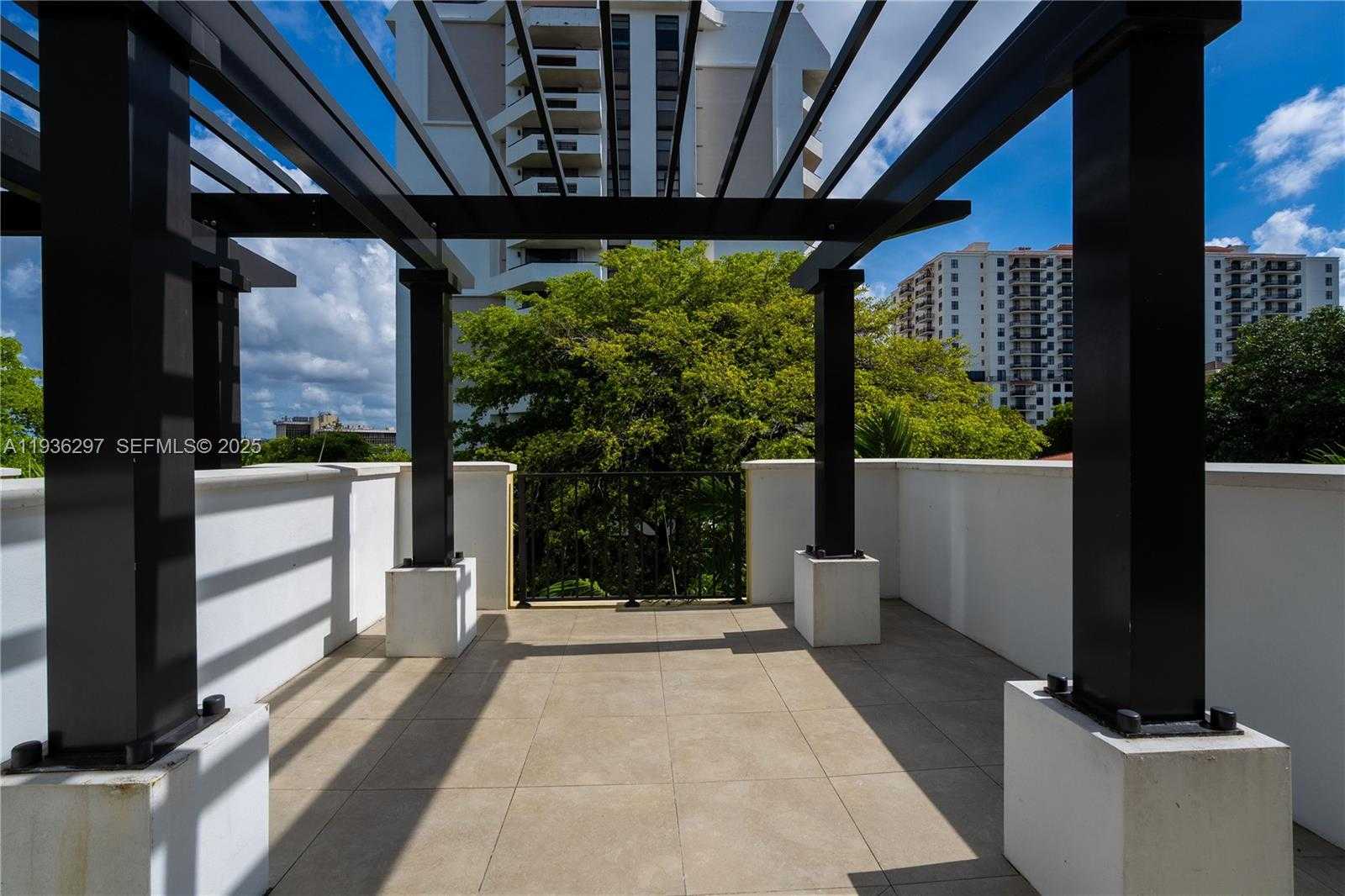 Small Image of 1091 GALIANO ST #306, Coral Gables Number 4