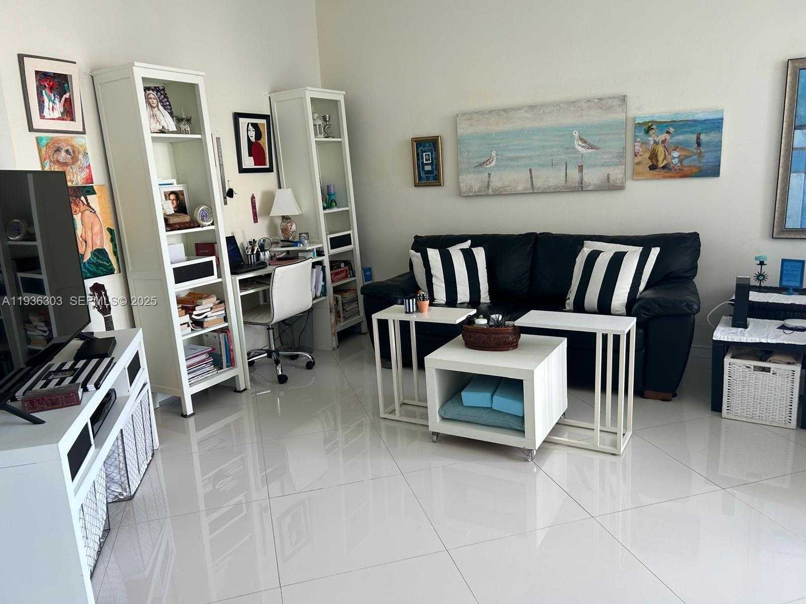 Small Image of 3801 SOUTH OCEAN DR #PH16L, Hollywood Number 4