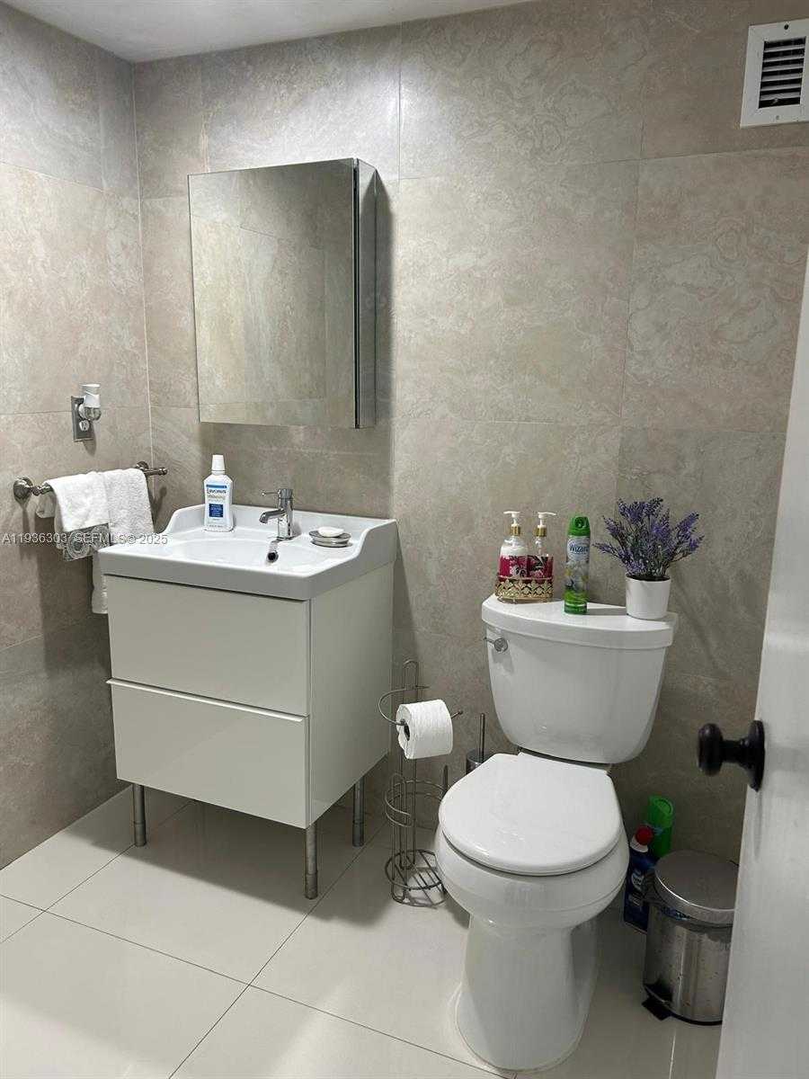 Small Image of 3801 SOUTH OCEAN DR #PH16L, Hollywood Number 8