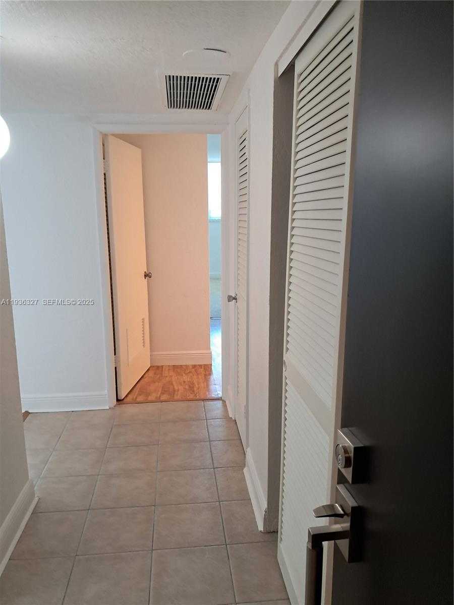 Small Image of 19380 COLLINS AVE #806, Sunny Isles Beach Number 4