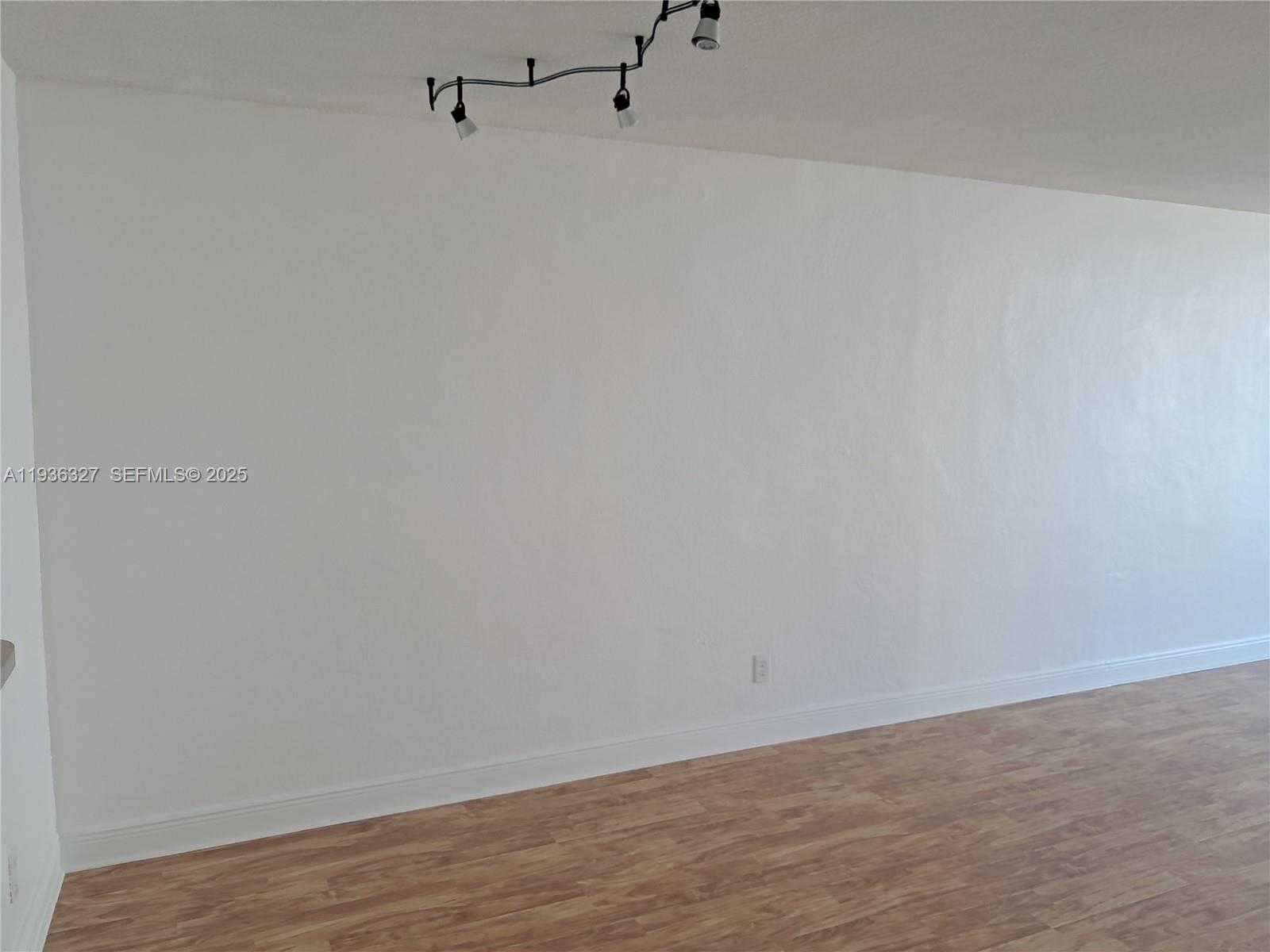 Small Image of 19380 COLLINS AVE #806, Sunny Isles Beach Number 9