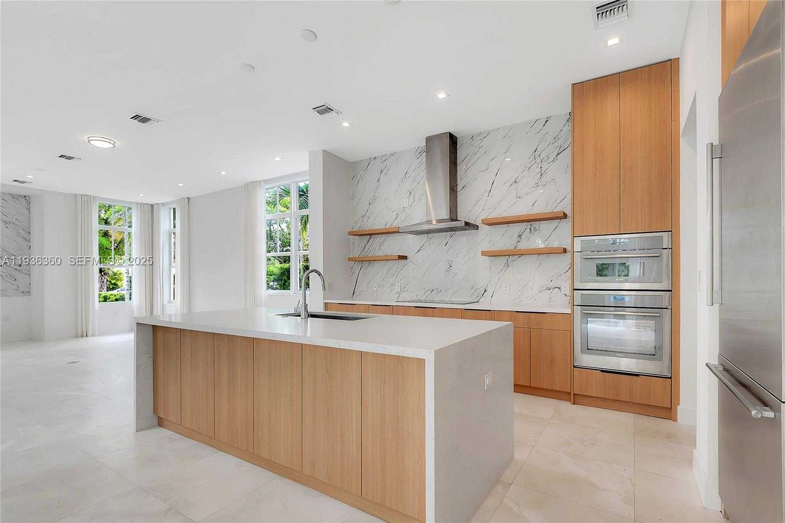 Small Image of 3400 PONCE DE LEON BLVD, Coral Gables Number 10