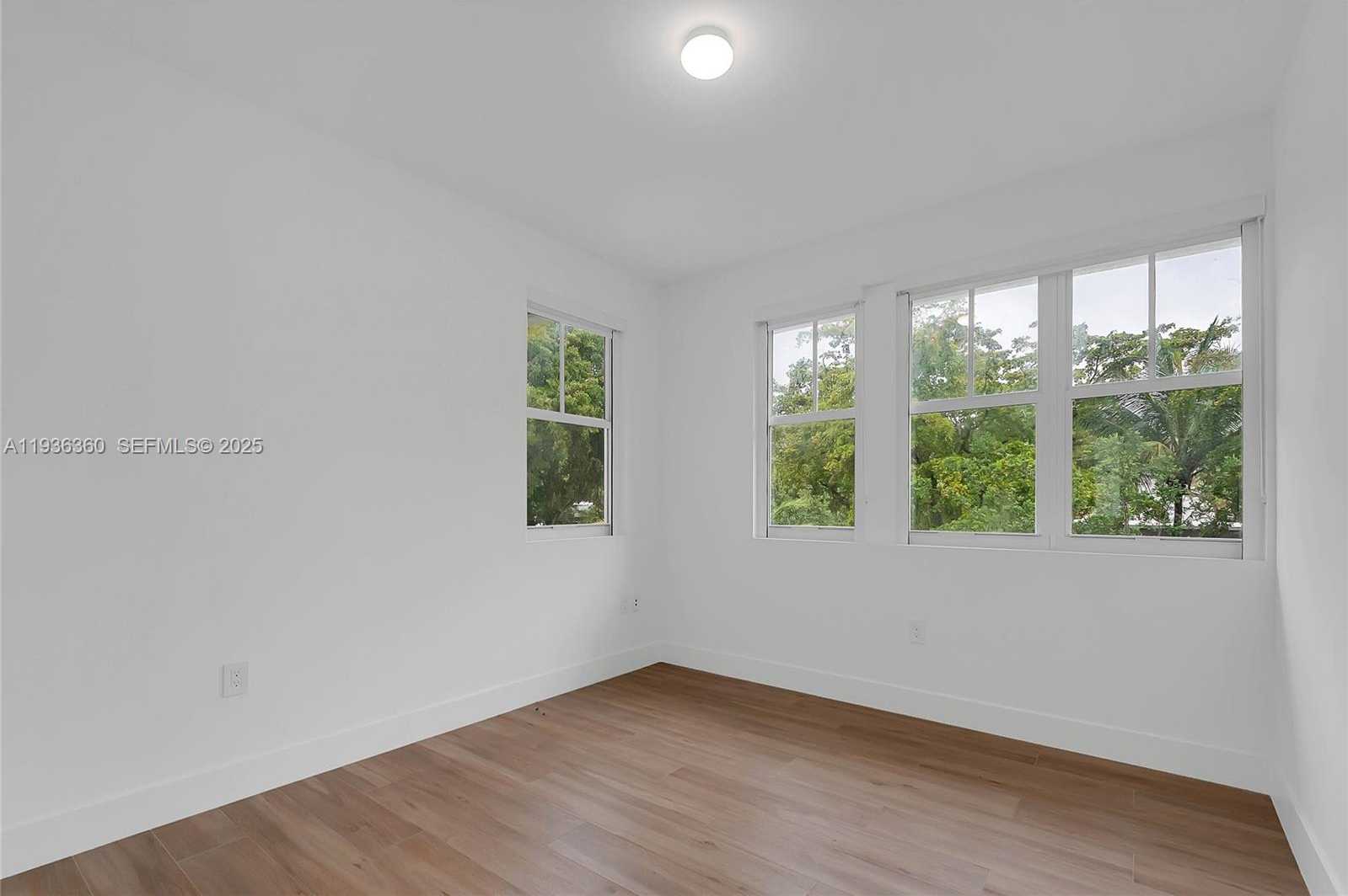 Small Image of 3400 PONCE DE LEON BLVD, Coral Gables Number 19