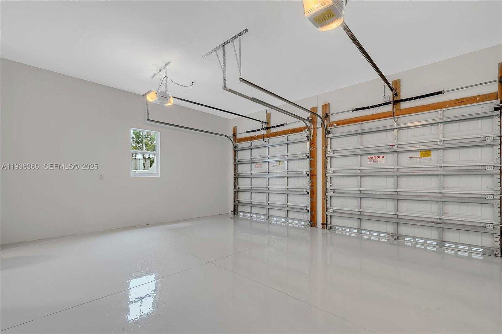 Small Image of 3400 PONCE DE LEON BLVD, Coral Gables Number 23